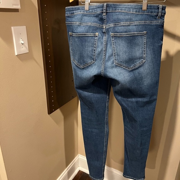 H&M Blue Skinny Jeans with Classic Denim Style - Picture 4 of 4